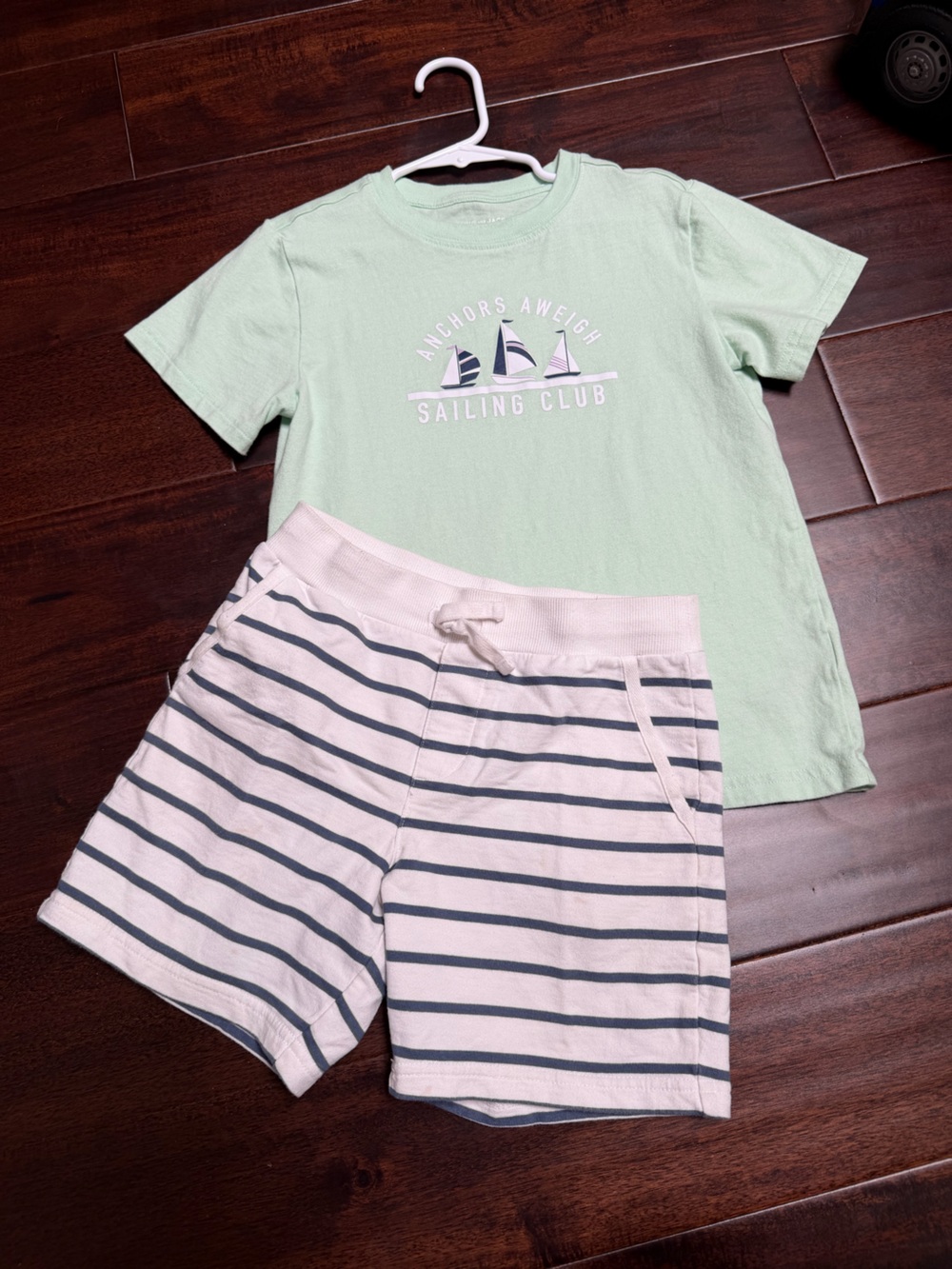 Janie and Jack White & Navy Striped Shorts boys size 7